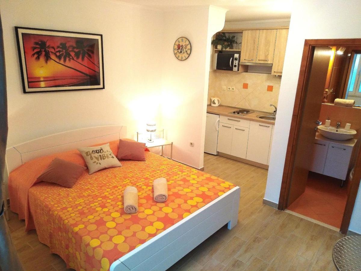 Apartments Green & Orange Hvar Town Bagian luar foto