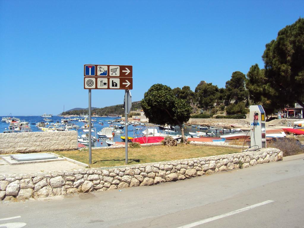 Apartments Green & Orange Hvar Town Bagian luar foto