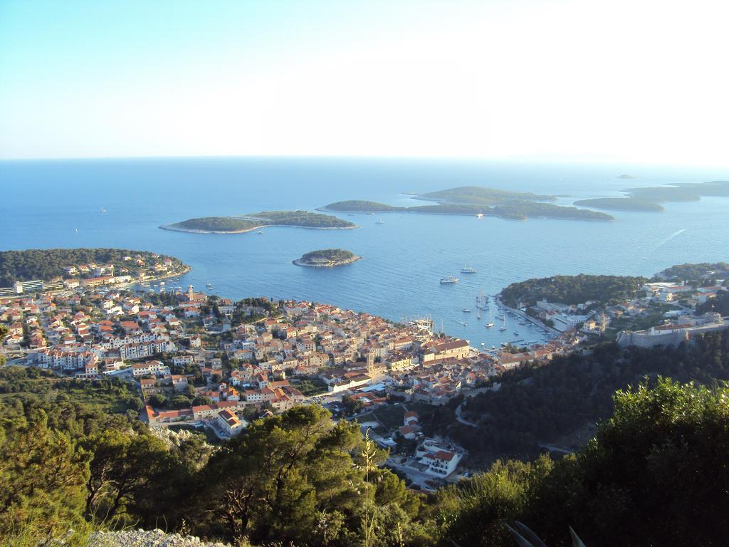 Apartments Green & Orange Hvar Town Bagian luar foto